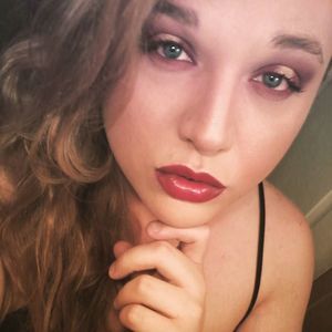 Meet your Posher, Dee